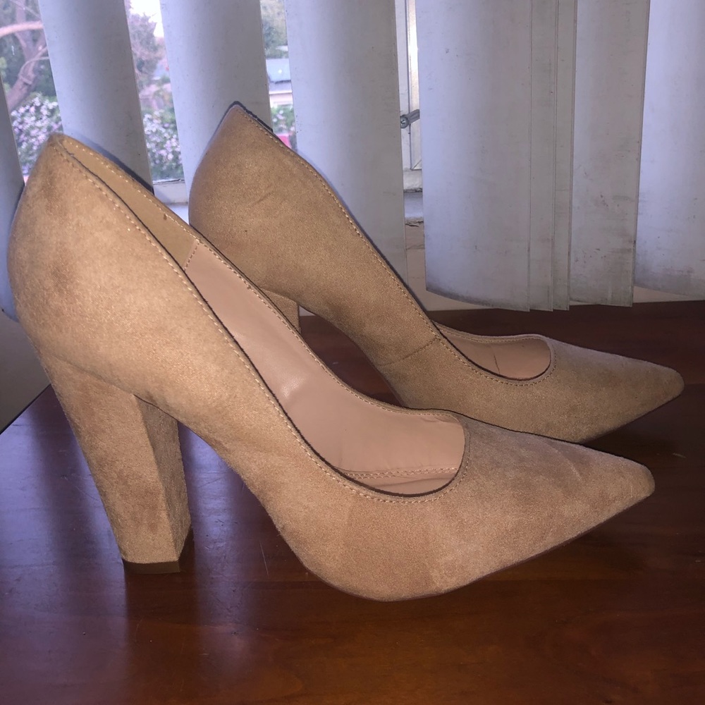 Faux suede pointed toe block heels